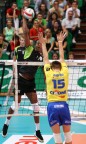 Volley: Hernandez in attacco