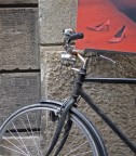 bici in scarpe....o scarpe sopra la bici bici in scarpe....o scarpe sopra la bici