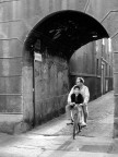 in bicicletta sulla canna è scomodo in bicicletta sulla canna è scomodo