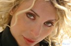 Giada mi guarda ed i suoi occhi verdi mi fanno navigare Giada mi guarda ed i suoi occhi verdi mi fanno navigare