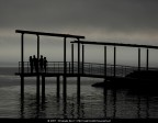 Soggetto: Quattro donne chiaccherano sul pontile - Marina Piccola - Cagliari

Tecnologia: Nikon Coolpix L5, Adobe Photoshop e ABSoft Neat Image

Fotoritocco: Diminuzione della luminosit�, regolazione della colorazione, eliminazione delle imperfezioni e riduzione del rumore
