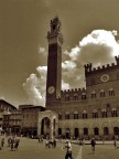 Nubi su piazza del campo Nubi su piazza del campo