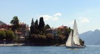 Nelle acque placide del Lago di Como nei pressi di Varenna.