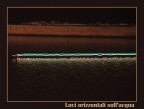 Luci orizzontali sull'acqua Luci orizzontali sull'acqua