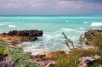 Un angolo di paradiso a Cuba, in un cayo che in realt� � stra-turistico, seguendo una strada che sembrava adatta ad un fuoristrada, stretta a tal punto da far passare una sola auto, che meraviglia trovare una spiaggia sull'oceano quasi deserta!! Credo si chiami playa blanca.

Il posto � bellissimo, la foto forse sa un p� di cartolina e non dice nulla.

Commenti e critiche sempre ben accetti