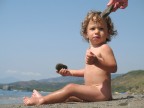 ..mmhhhh..che ci posso fare con questo sasso... ..mmhhhh..che ci posso fare con questo sasso...