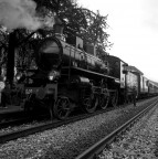 Treno delle Castagne - Marradi

Rolleiflex 6006
Rollei Distagon 50 f4 HFT
FP4 in D76 1+1