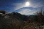 Controluce con cielo disegnato con il pennello sulla prima n Controluce con cielo disegnato con il pennello sulla prima n