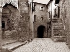Per le antiche scale. Per le antiche scale.