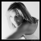 ...raised on rivalry and Rock 'N Roll,
Moving to the motor city soul,
she takes hold on the radio...

...sometimes I see her face,
when there's no place to go,
On the radio, on the radio...
The Angels love you more than you know...

Broken Radio - Jesse Malin / Bruce Springsteen

Inauguro il 2008 con una foto del mio Angelo.

Critiche e suggerimenti sempre graditi