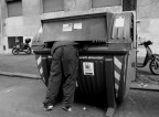 La povertà c'ingoia La povertà c'ingoia