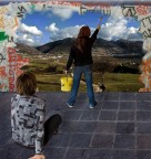 � Gli uomini non hanno pi� tempo
per conoscere nulla.
Comprano dai mercati le cose gi� fatte.
Ma siccome non esistono mercati di amici,
gli uomini non hanno pi� amici.
Se tu vuoi un amico addomesticami�.
A. de Saint-Exup�ry
dal Piccolo Principe