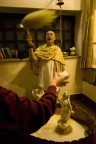 Ciao a tutti, ecco il reportage di una serata passata in un tempio Hare Krishna vicino Viterbo per la loro festa pi� importante dell'anno. La luce era poca e lo spazio pure...