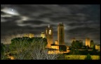 San Gimignano in una veduta notturna sotto la luna piena.

18mm  1/30sec.  f11