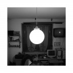 l'idea era questa: utilizzare un elemento vero nella scena dando l'impressione di un buco nel foglio. 
Non la considero un immagine finita, ma solo un abbozzo.
Vorrei chiedo qualche impressione / consiglio su come realizzarla al meglio.
Grazie, simone :)