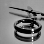 Bene... eccoci di nuovo qui...
Ho trascurato un po' il forum, un bel po'... ma ora ci sono ancora...

Mi aspetto, come sempre, suggerimenti e quant'altro per le mie nuove foto...


Grazie in anticipo =)