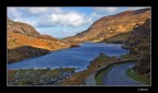 siamo ancora nel gap of dunloe, qui il sole era dietro una montagna posta dietro di me creando questa ombra che taglia in due l immagine.
sotto coi commenti!!!