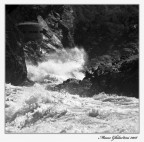 La vecchia torre di guardia dei tempi della prima guerra mondiale assediata dal mare mosso.
Monterosso al Mare.