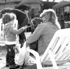 Mica morde?.. Mica morde?..