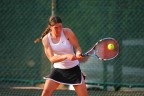 Prima prova ad un torneo di tennis femminile Prima prova ad un torneo di tennis femminile
