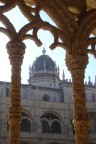 La Chiesa del Monasteiro dos Jer�nimos dalla bifora del chiostro - Lisbona, Belem (Novembre 2008)
