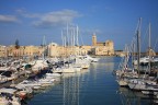TRANI - IL PORTO E LA CATTEDRALE TRANI - IL PORTO E LA CATTEDRALE