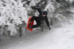 Salto con Snowboard?... con lo slittino! Salto con Snowboard?... con lo slittino!