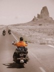 basta una moto e quattro amici per lasciare tutto alle proprie spalle sentendo scorrere sotto le ruote l'asfalto in un deserto rovente.
Lasciate commenti e consigli (anche 2 parole) perch� saranno sempre ben accetti!