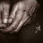 Potete trovare una versione pi� grande qui: http://amersill.deviantart.com/art/Mater-Dei-108806104

[b]Critiche e commenti come sempre bene accetti, grazie![/b]