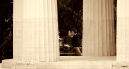 Tra le colonne Tra le colonne