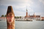Per la serie "questa l'ho fatta anch'io", ecco la milionesima foto della briccola dipinta con vista San Giorgio...

Critiche e commenti sempre graditi.