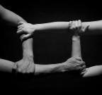 Uno pi� uno, non fa solo due; fa molto di pi�. Grazie per gli eventuali suggerimenti e critiche.Buona Pasqua a tutti.
Ale