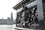 Nella morsa di Londra! Nella morsa di Londra!