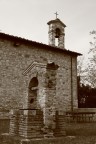 Un pozzo e un campanile Un pozzo e un campanile