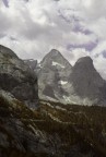 Canon EOS 10D, obiettivo 28-135 mm, fotoritocco con Photoshop (stich di 3 fotografie, desaturazione e viraggio personalizzato dalla dominante verde degli alberi al rosso).