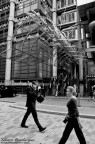 Scattata nella City a Londra sotto l'edificio dei Lloyds ad ora di pranzo!
purtroppo essendo uno scatto rubato nel vero senso della parola... ci sono un po di imperfezioni! :-(