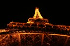 Tour Eiffel dal basso Tour Eiffel dal basso