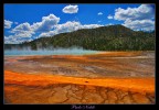Questa "Piscina" si trova nel parco nazionale dello Yellowstone (Wyoming), � una esplosione di colori creati dal contrasto dei minerali rossi della riva con l'azzurro turchese dell'acqua.