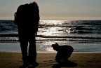 Amore materno sulla spiaggia Amore materno sulla spiaggia