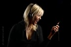 Questa musica mi fa sentire strana... Questa musica mi fa sentire strana...