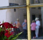 Uno sguardo alla finestra Uno sguardo alla finestra