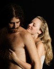Il poveretto � stato convinto dalla sua ragazza a prestarsi ad un romantico servizio fotografico a due. Sospetto ci sia voluto qualche tetro ricatto sessuale :-D
C'� un beauty dish e un'ombrellino per schiarire le ombre (ma non troppo che ultimamente mi piacciono le luci un p� drammatiche che fanno il paio con il fondale nero).
Su flickr un'altra della serie.