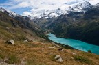 Vista del lago artificiale creato dalla Diga di Place Moulin (una delle pi� grandi d'Europa), durante l'escursione al tour des lacs in valpelline nella Valle d'Aosta. La giornata era spettacolare e il colore del lago � proprio quello, la saturazione non l'ho neanche toccata praticamente, era di un azzurro veramente intenso.

Commenti e critiche sempre ben accetti.