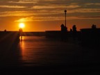 l'uomo con la testa nel sole l'uomo con la testa nel sole