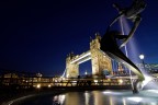 Londra - Tower Bridge e fontana Londra - Tower Bridge e fontana