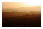 La Valle del silenzio al sorgere del sole