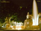 Fontana di Piazza Solferino di notte
Scattata nel 1989 - Scannerizzata e postata