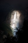 DATI EXIF: F/7.1, 13 sec. 52 mm ISO 800. Chi mi aiuta? Tecnicamente com'� questo scatto? Tenete conto che era notte e la cascata era illuminata da un potente faro.