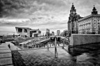 Liverpool ed il suo mix di epoche...

18-55 su nikon d3100
iso 1600
f/8
1/400sec