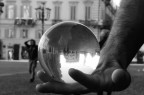 Il mondo in una mano Il mondo in una mano